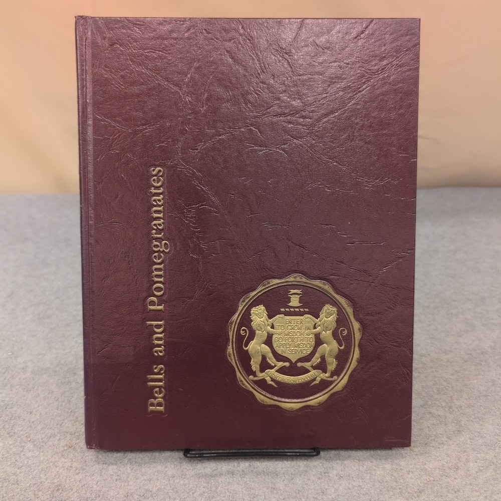 1982 Bells and Pomegranates Huntingdon College‎ Yearbook Montgomery Alabama VG+